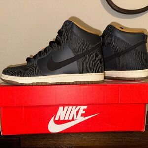 Women’s Nike Dunk HI Skinny Print Sneakers